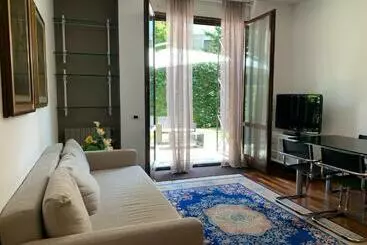Appartements touristiques Mysa Properties   Accogliente Bilocale Nei Pressi Della Villa Reale   Monza