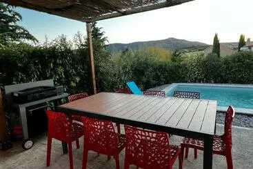 Turistihuoneistot Villa Jungle House