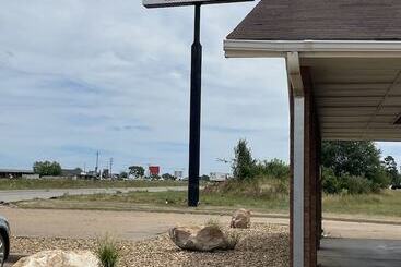 モーテル Cactus Inn & Suites