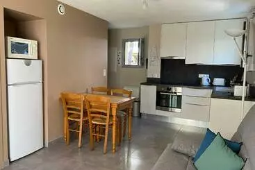 ツーリストアパートメント Appartement T2 Rénové Avec Terrasse à 20m De La Plage   Garage   Wifi   Classé 2 étoiles   Fr 1 539
