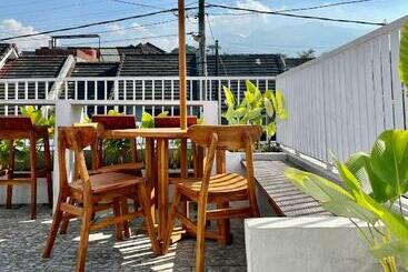 ツーリストアパートメント Elbanna Family Home Syariah 5br