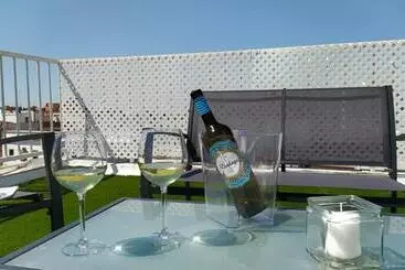 ツーリストアパートメント Sherryflat Luna