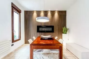 Apartamente turistice Casa Espectacular De Diseño Con Jardin Interior