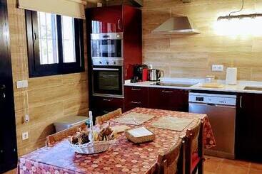 آپارتمانهای توریستها Masia St Salvador 1582