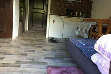 Apartamenty turystyczne Studio Rue De Jardin