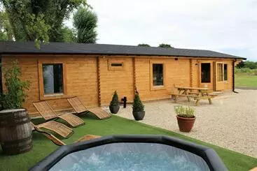 Apartaments turístics Stunning 5 Bed Cabin In Ashton Under Hill