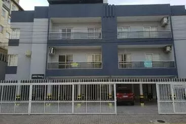 آپارتمان‌های توریست‌ها Apto 1 Quarto, Centro De Bombinhas, 130 Metros Da Praia