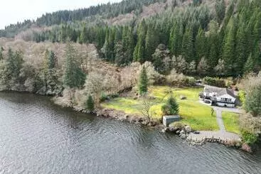 Apartaments turístics Waterside 3 Bed Cottage, Hot Tub, Sauna, Pvt Beach