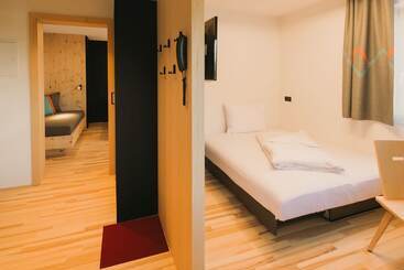 هتل Alpin Studios & Suites