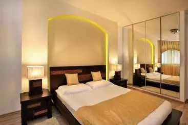 Familly Art Hotel Nirvana