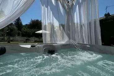 Aamiaismajoitus (B&B) L Escale Chambres Et Table D Hôtes