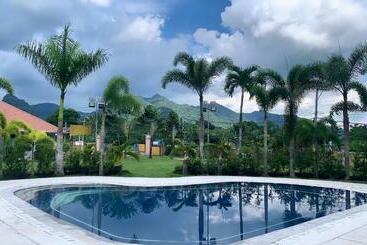 Hotel 3 Peaks Resort & Boutique