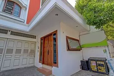 Otel Spot On 91523 Kenari Guesthouse