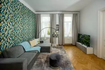 آپارتمان‌های توریست‌ها Turquoise Inspired Deluxe Centrally Located
