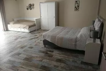 ベッドアンドブレックファースト Les Chambres De La Fontaine De Brul