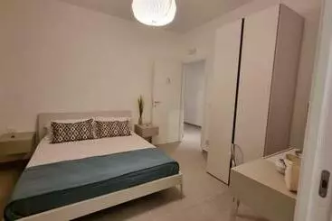 تختخواب و صبحانه Maison D’ami’