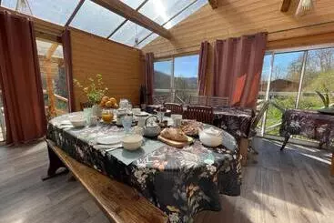 Aamiaismajoitus (B&B) Source Nature