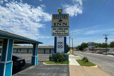 호텔 Western Inn