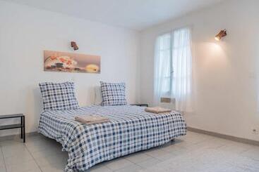 فندق Auberge De Calendal