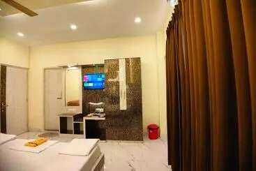 Hotel Hindusthan Inn On Beach