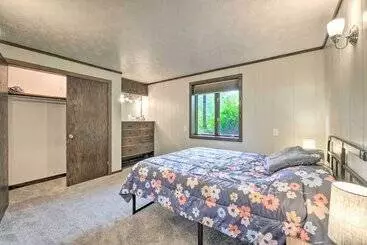 Turistihuoneistot Mimis Place  ~ Ohio Countryside Duplex W/ Deck