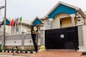 Golden Six Hotel And Restaurant