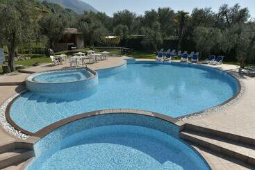 هتل Villa Florida