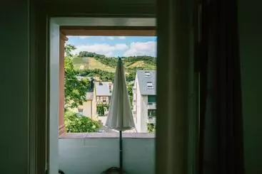 Majatalo Haus Till E