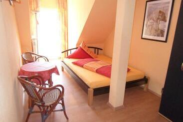 ベッドアンドブレックファースト Altstadt Hotel Peiß