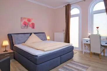 Отель Restaurant Holsteiner Hof