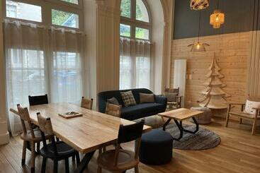 شقق خاصة سياحية Appartement Haut De Gamme 113m², 6/8 Pers, Plein Centre, 4 Chambres, Prestations De Qualité   Fr 1 2