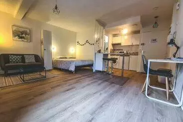Apartaments turístics Grand Studio Neuf Parking Privatif 3 Minutes Gare Au Calme