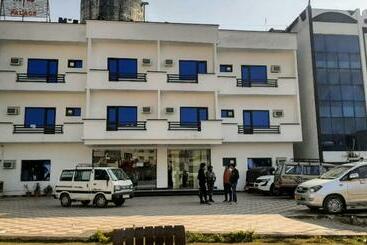 Adarsh Palace By Geetanjali Group Of Hotels