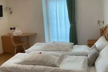 Aamiaismajoitus (B&B) Garnì Villa Elsa