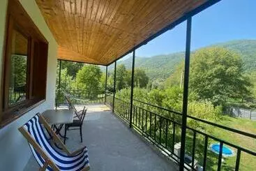 پانسیون Guesthouse Mukha