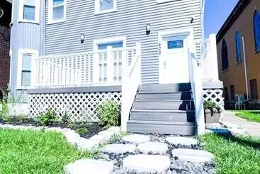 Turistihuoneistot The Cedar Chateau