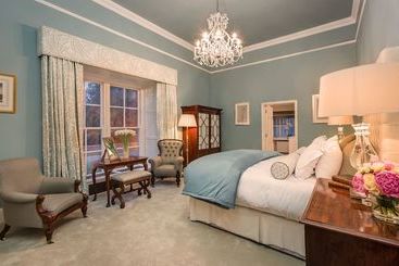 Отель Luttrellstown Castle Resort