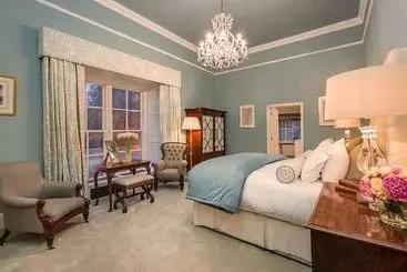 Отель Luttrellstown Castle Resort