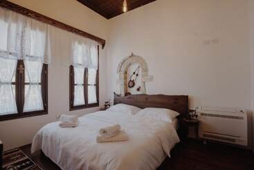 酒店 Tradita E Beratit