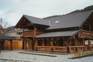 Pensionat Hanul Lui Mujdei