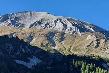 アパートホテル 500м. от лифта сладък дом в белведере спа комплекс