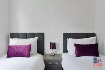 Turistlejligheder Onsitestays   Contemporary 2 Bed Apt With Ensuite, 2 X Free Parking Spaces & A Balcony