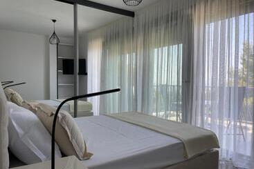 آپارتمانهای توریستها Villa Pine