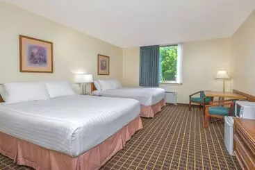 Отель Howard Johnson By Wyndham Tillsonburg