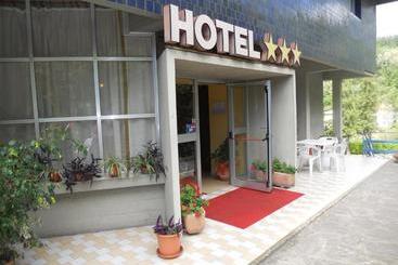 호텔 Albergo Ristorante Il Cacciatore