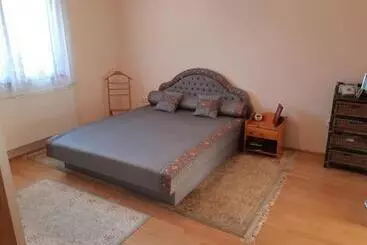 Turistihuoneistot House W Little Tropical Garden