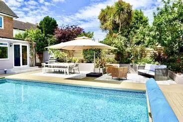 ツーリストアパートメント Blenheim House A Seaside Home For 12