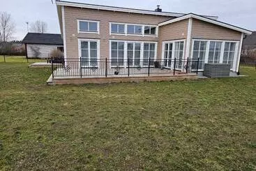 ツーリストアパートメント Trevlig Fritidshus På Norra öland