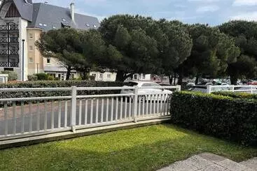 ツーリストアパートメント Une Parenthèse à Dives Sur Mer