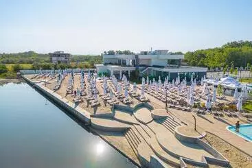 Hotelli Alma Health & Spa Retreat